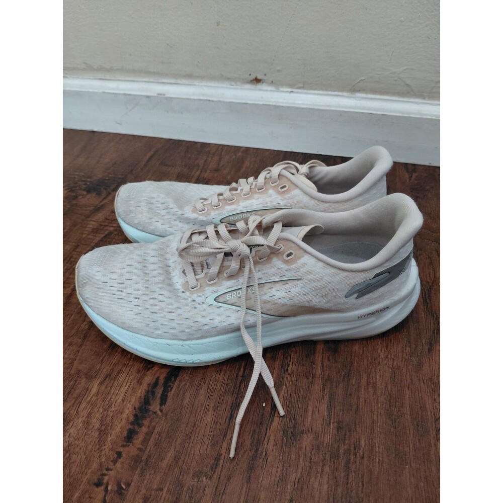 Size 8.5B- Brooks Hyperion  Light Pink Glass White Women's Sneakers